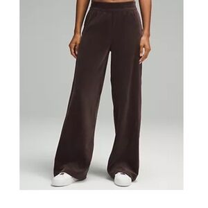 Lululemon mid rise wide leg velvet cord pant